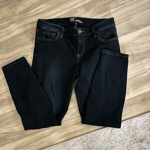 Kut from the Kloth size 10 dark wash skinny jeans